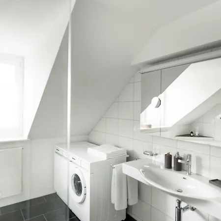 レーヴェンプラッツ ニア ステーション バイ エアホーム *