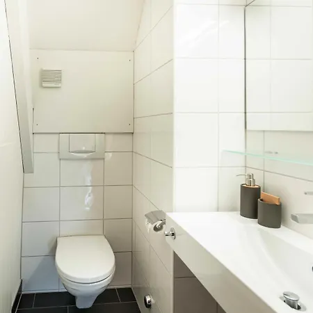 Loewenplatz Near Station By Airhome * Zurich