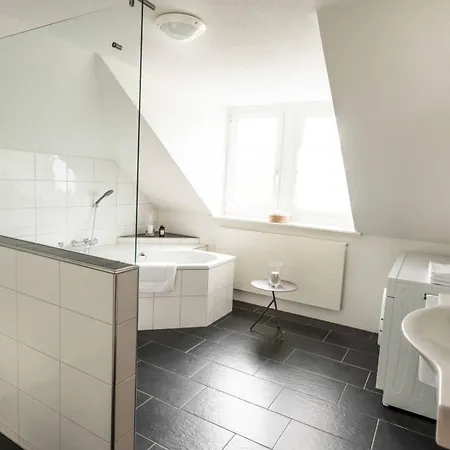 Loewenplatz Near Station By Airhome Appartement