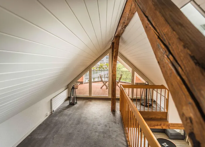 لوفينبلاتز بالقرب من ستيشين باي إيرهوم شقة