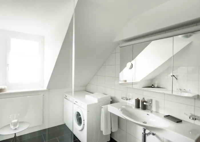 لوفينبلاتز بالقرب من ستيشين باي إيرهوم *