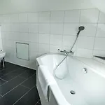 Loewenplatz Near Station By Airhome *