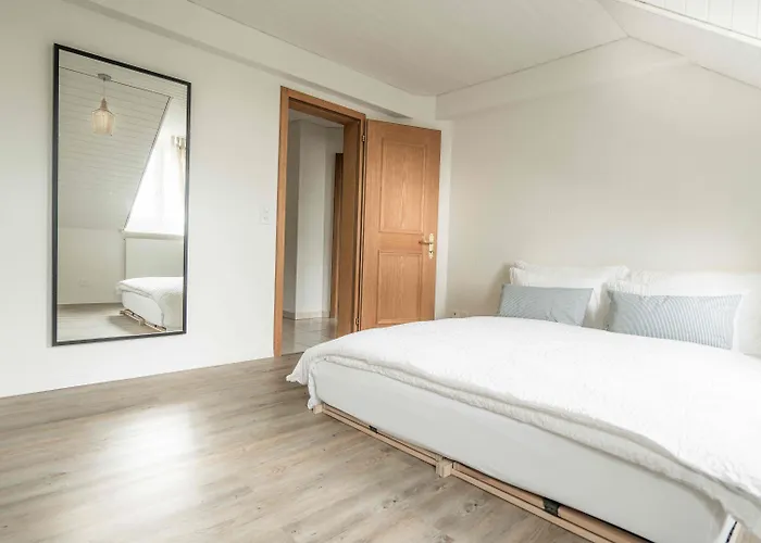 Löwenplatz Near Station By Airhome Apartment *